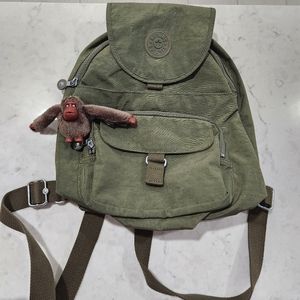 Kipling Queenie backpack in jade green